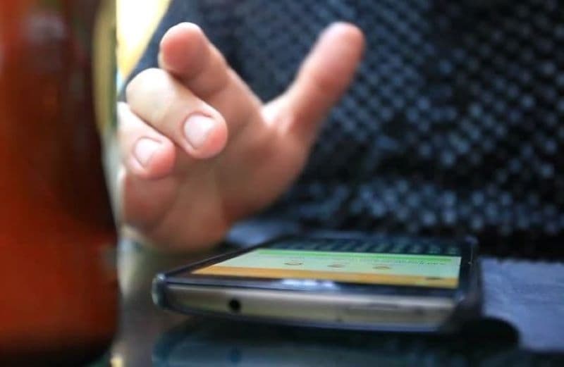 Reținut după ce a profitat de neatenția victimei căreia i-a sustras telefonul