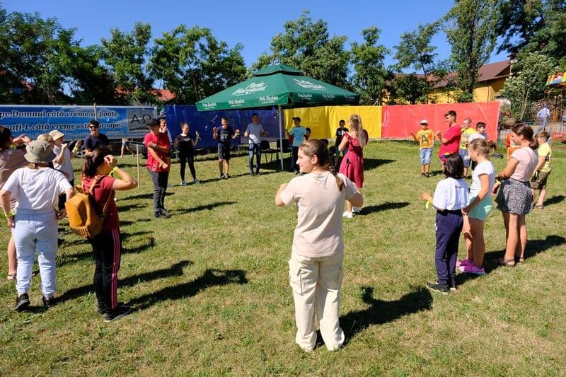 „Atelierele Verii” organizate de PSD Botoșani au debutat în comuna Dersca - FOTO