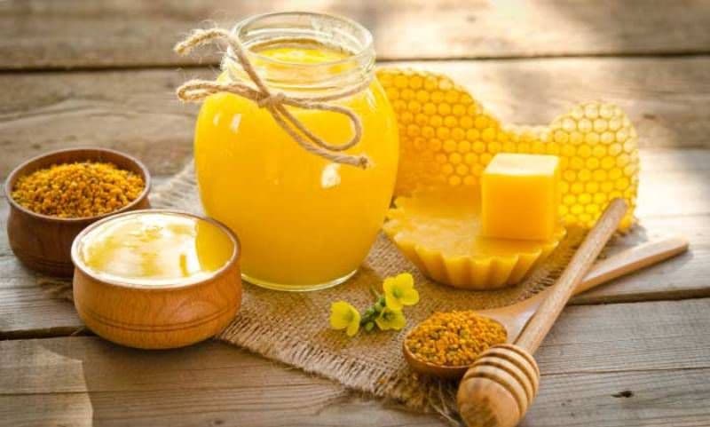 Cum se folosește mierea în tratamentele naturiste