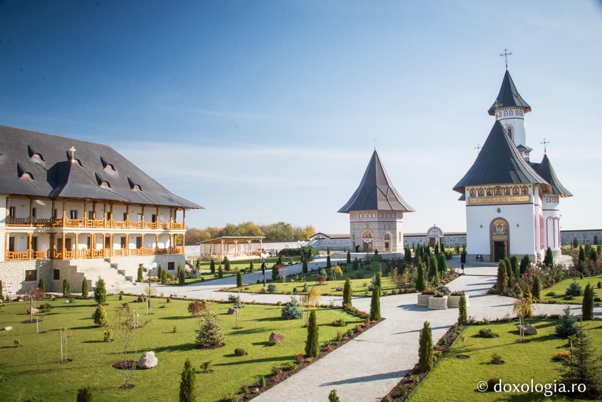 Hramul istoric al Mănăstirii Zosin