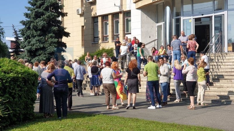 Protestul spontan al angajaților de la Finanțe continuă și astăzi