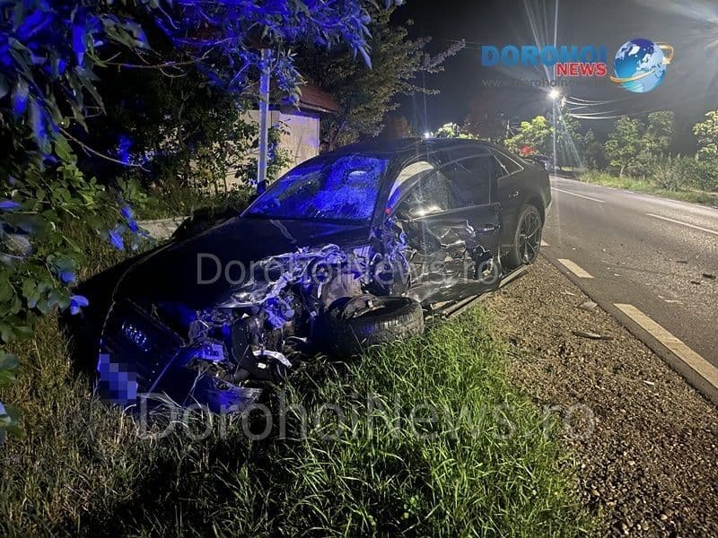 Accident la ieșirea din Dorohoi! Două mașini s-au izbit frontal după o depășire neglijentă - FOTO