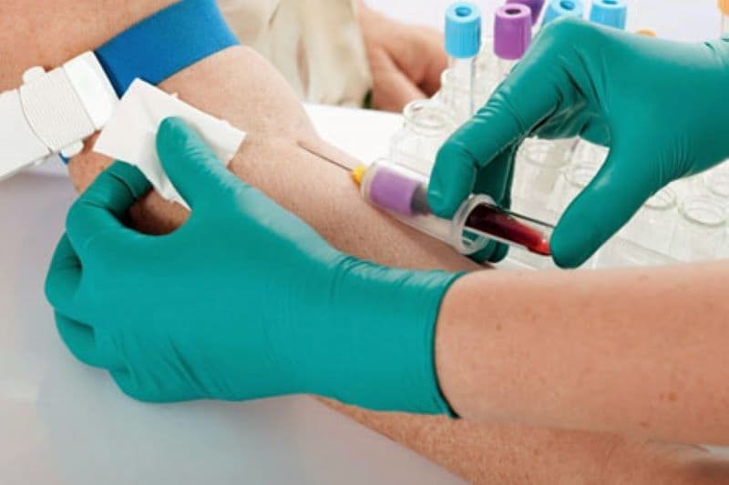 Șofer cercetat după ce a refuzat prelevarea de mostre biologice de sânge. Acesta emana halenă alcoolică