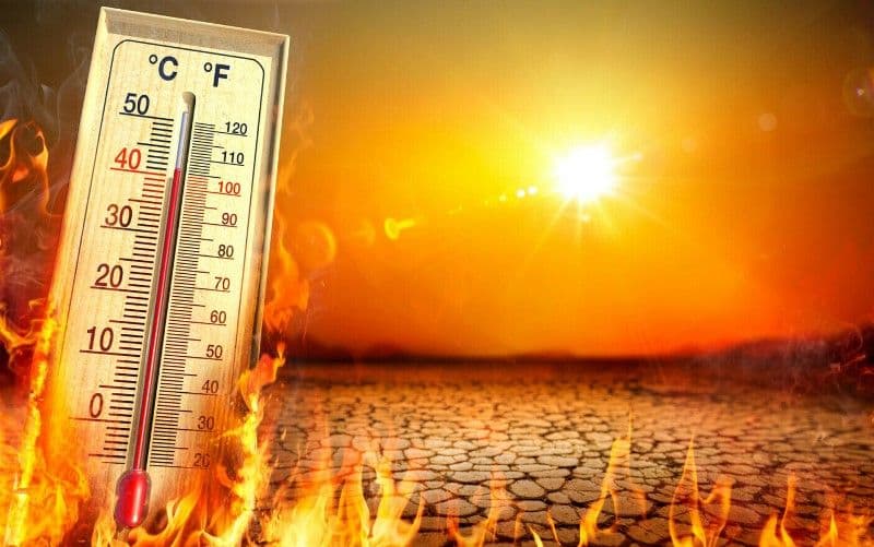 Canicula revine în România! ANM a anunțat în ce zone apar ploile și descărcările electrice