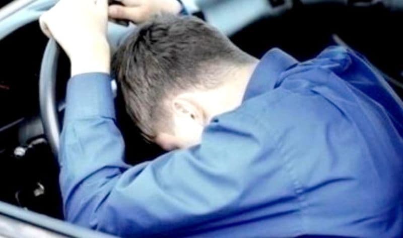 Încă un tânăr, prins drogat la volan