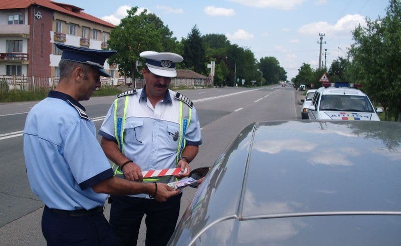 Peste 20 de amenzi aplicate într-o acțiune a polițiștilor din Dorohoi