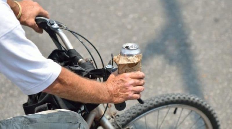 Bărbat din Cordăreni transportat la spital după ce a căzut de pe bicicletă. Acesta era sub influența alcoolului