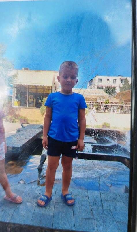 Alertă la Botoșani! Copil de șase ani căutat de polițiști după ce s-a rătăcit în Parcul Mihai Eminescu