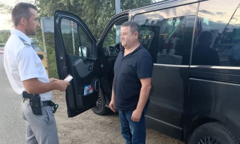 Fraudă la o firmă de închirieri auto din Austria, deconspirată de polițiștii de frontieră botoșăneni