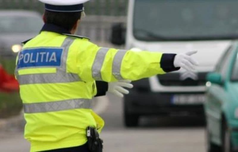 Un bărbat nu a oprit la semnalul polițiștilor. Vezi ce surpriză au avut aceștia când l-au prins!
