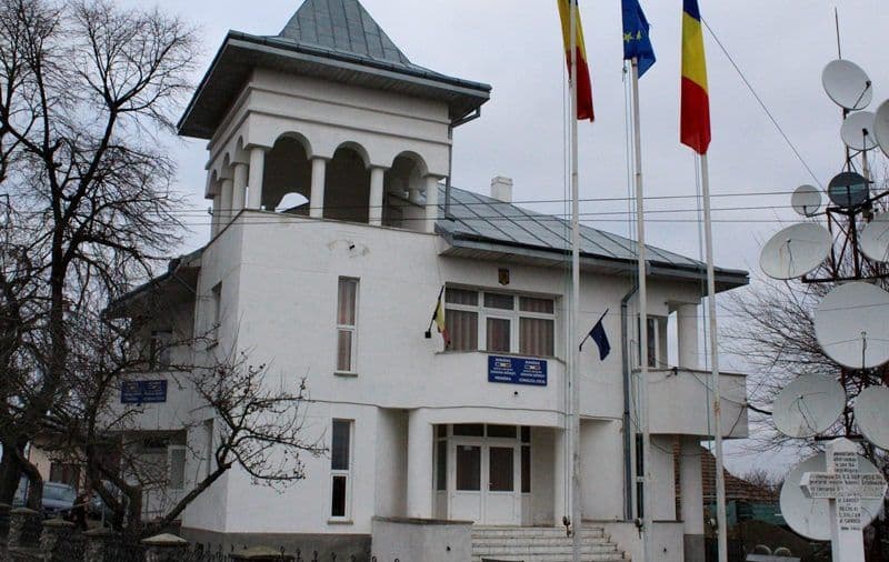 Primăria Ibănești a semnat contractul de finanțare pentru dotarea unităților de învățământ din comună