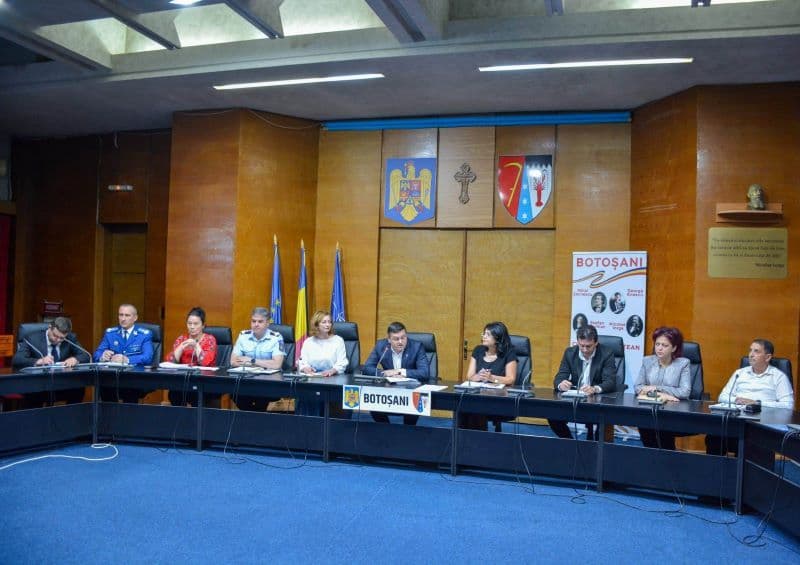 Ședință de analiză în cadrul Colegiului Prefectural al județului Botoșani privind situația la începutul anului școlar