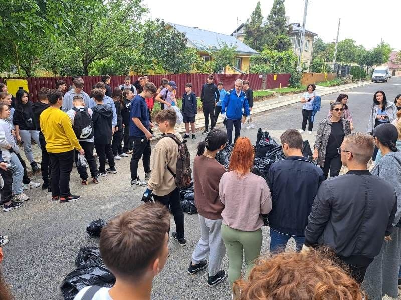 Colegiul Național „Grigore Ghica” Dorohoi - educație ecologică și voluntariat în protecția mediului - FOTO