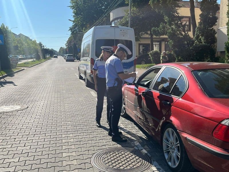 Proiectul ROADPOL Safety Days desfășurat și la Dorohoi. Participanții la trafic conștientizați privind normele rutiere - FOTO