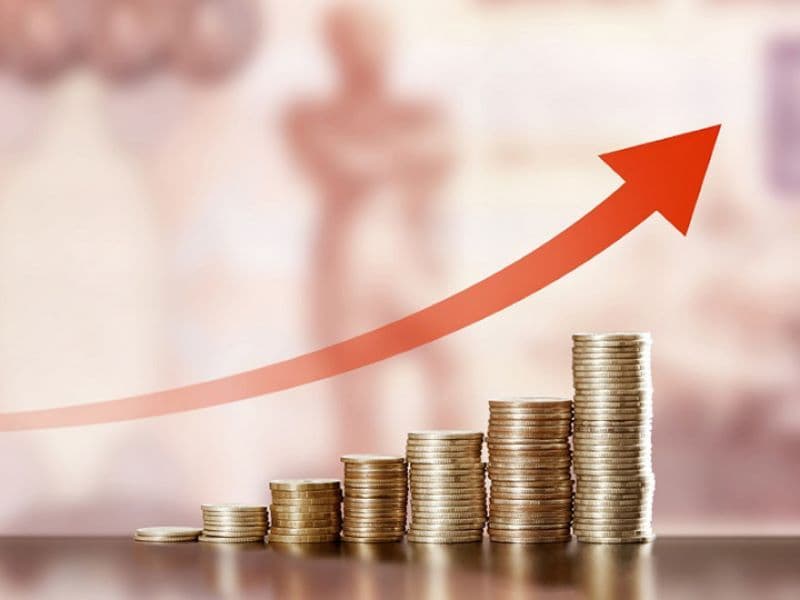 Salariului minim ar putea crește de la 3.000 la 3.300 de lei. Peste 1,8 milioane de români vor primi bani în plus