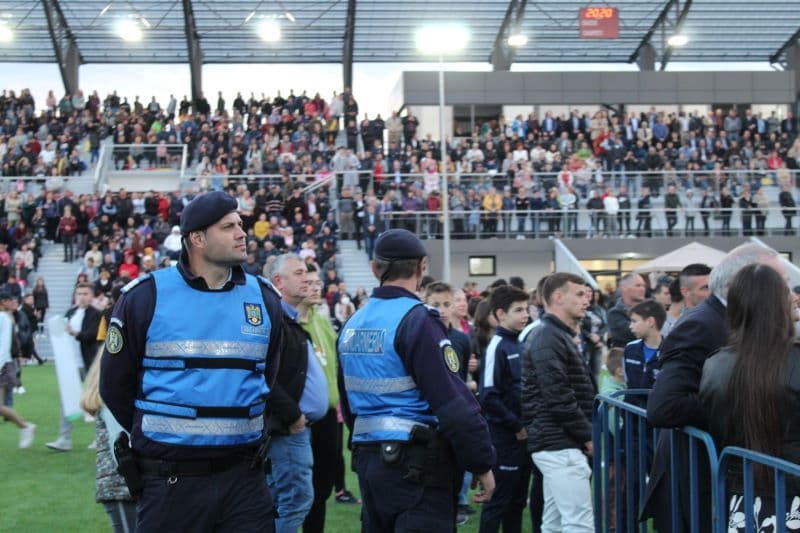 Efectivele de jandarmi suplimentate la evenimentele din acest weekend: Concerte, meciuri de fotbal sau evenimente auto