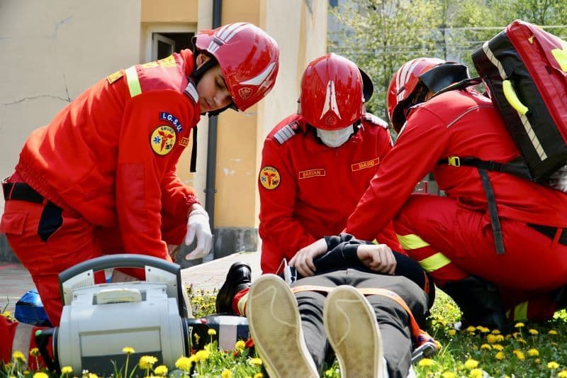 25 septembrie – Ziua SMURD. Peste 1000 de oameni beneficiază zilnic de ajutorul lor