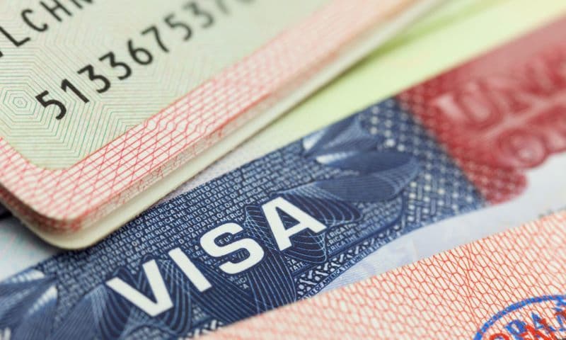 Românii ar putea intra în America fără vize începând cu luna decembrie 2025