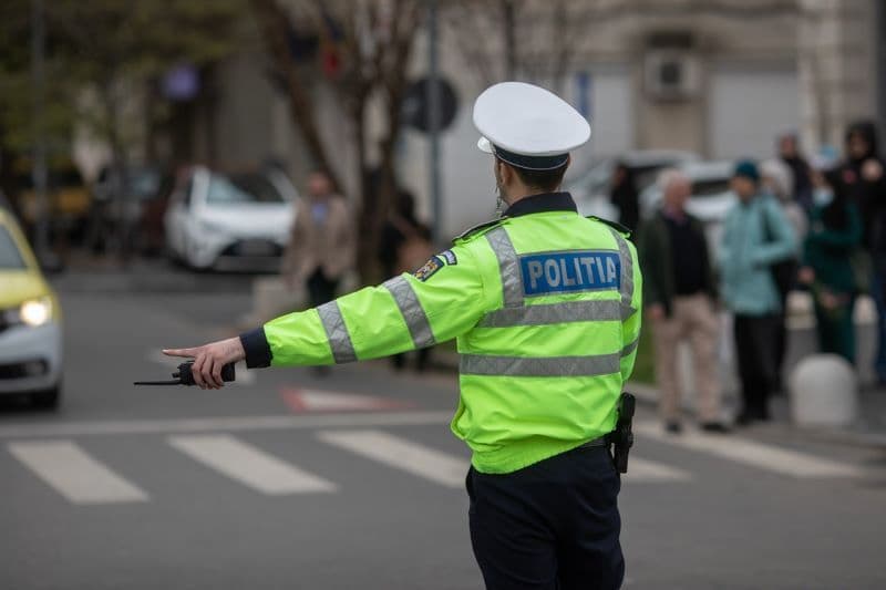 Tânăr cercetat pentru deținere de droguri și conducere sub influența substanțelor psihoactive