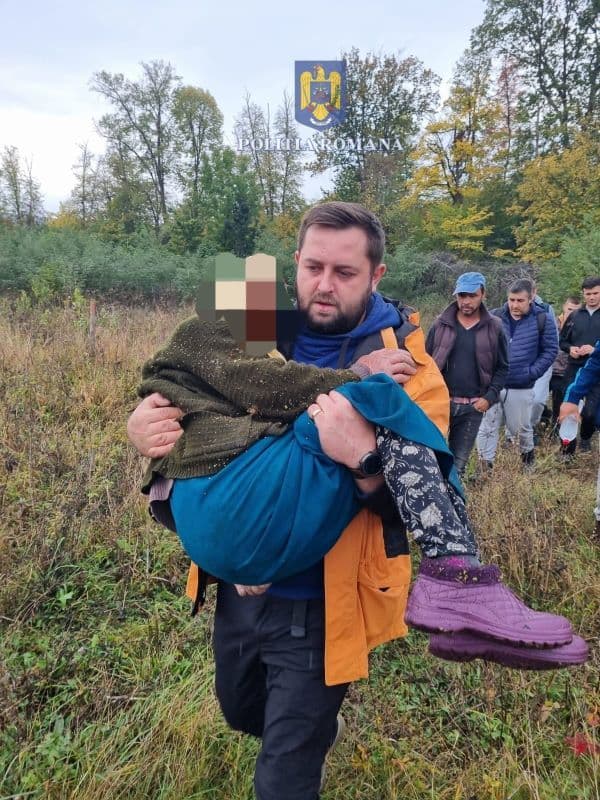 Bătrâna dată dispărută în urmă cu 3 zile a fost găsită de polițiști într-o lizieră, la șapte kilometri de locuință