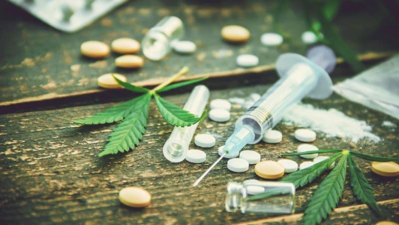 Membrii CSAT au stabilit un pachet de măsuri pentru combaterea traficului şi consumului de substanțe interzise