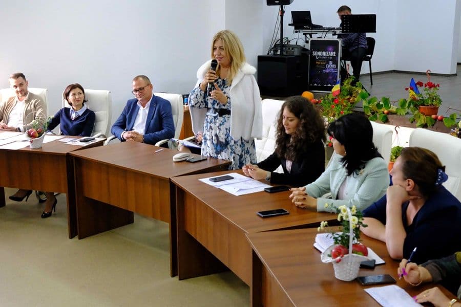 150 de femei din comunele Dersca și Vârfu Câmpului au fost sărbătorite de Ziua Internațională a Femeii din Mediul Rural - FOTO