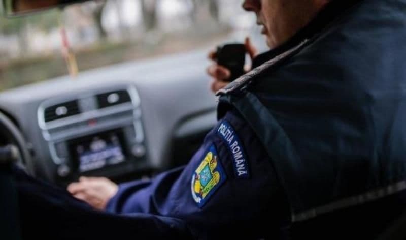 Bărbat din Havârna urmărit 2 kilometri de polițiști întrucât nu a oprit la semnalul acestora