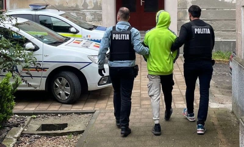 La doar 24 de ani condamnat pentru lovire, violare de domiciliu și conducere fără permis