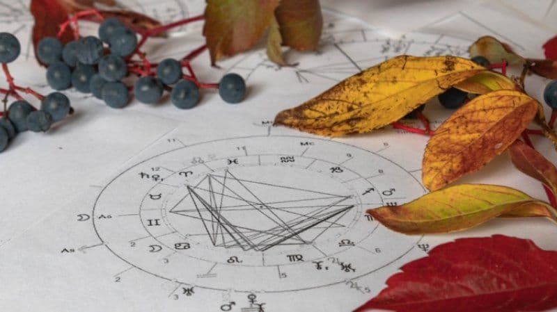 Horoscopul săptămânii 6-12 noiembrie. Fecioarele transformă în aur tot ce ating, Vărsătorii au chef de furtună