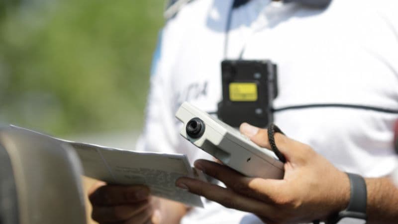 Tânăr de 18 ani, fără permis și beat la volan, a produs un accident într-o benzinărie din Botoșani