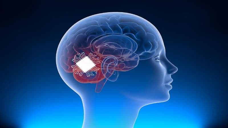 Mii de oameni doresc să li se implanteze un cip în creier într-un program experimental dezvoltat de compania lui Elon Musk