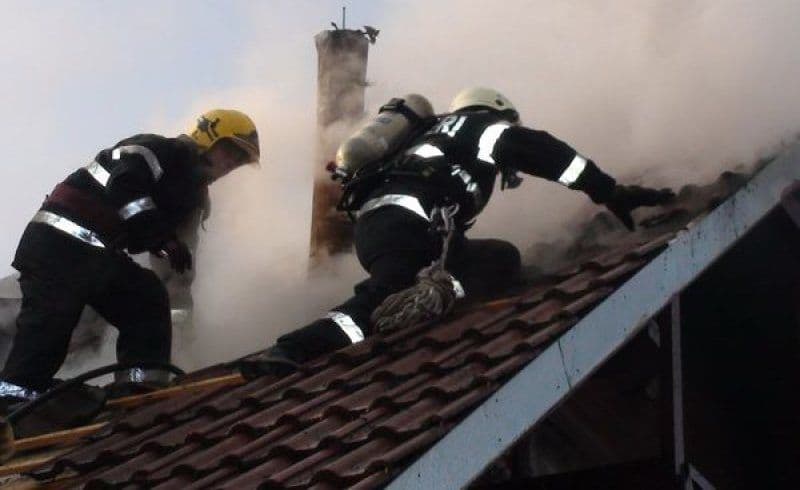 Coșurile de fum necurățate, cauză frecventă de incendii în sezonul rece