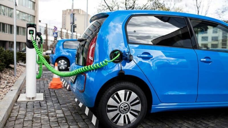 Ieftinire semnificativă a mașinilor electrice în țările vestice pe fondul scăderii cererii