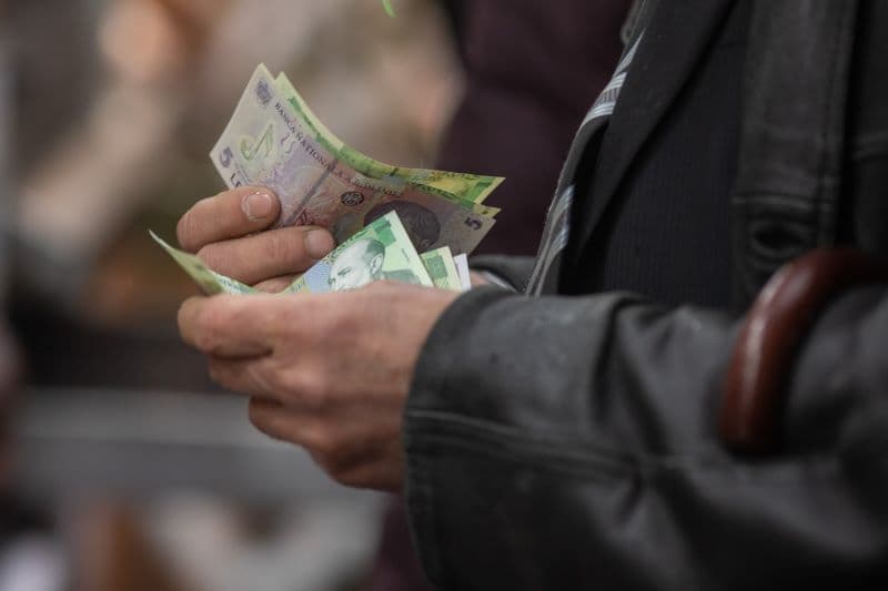 Senatul dezbate și votează noul proiect de majorare a pensiilor