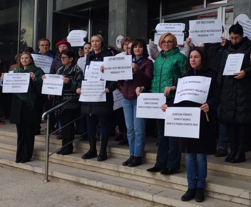Angajații din Agenției Județene de Plăți și Inspecții Sociale se alătură grevei celor de la Casa de Pensii Botoșani