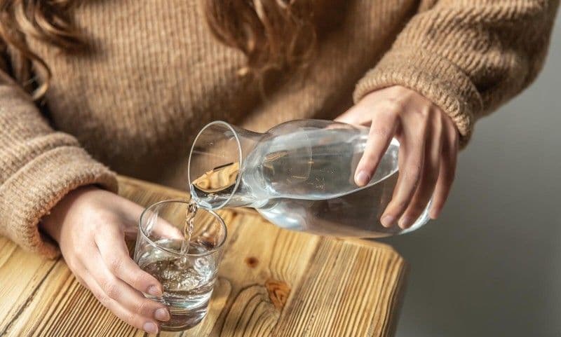 Beneficiile incredibile ale consumului de apă caldă în fiecare dimineață