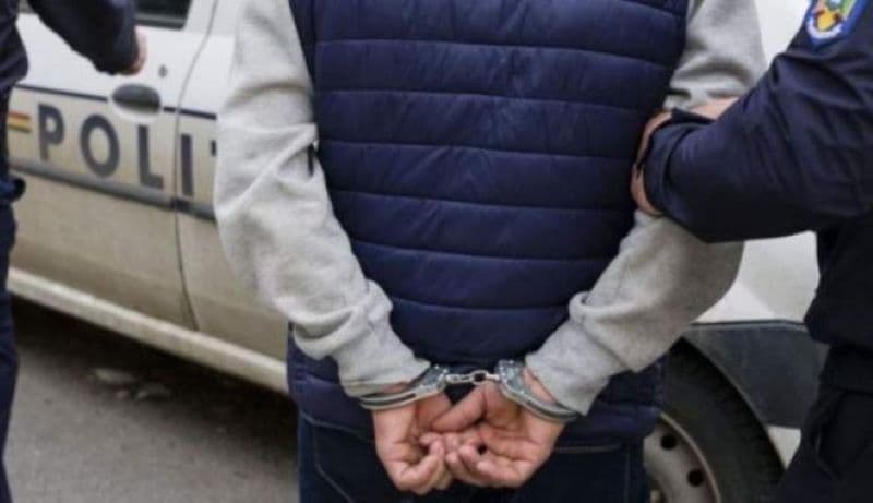 Bărbat de 30 de ani din Flămânzi reținut de polițiști pentru că ar fi pipăit o tânără într-un local