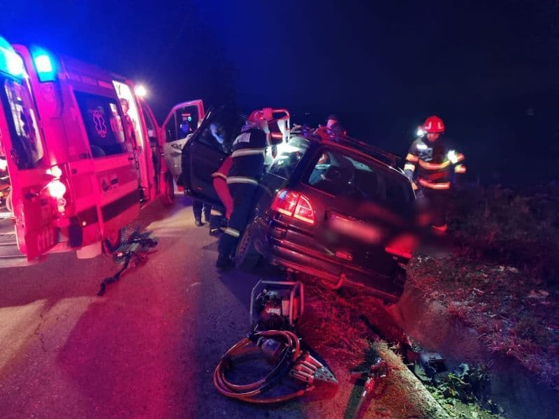 Accident la Vorona! Un bărbat a ajuns la spital după ce s-a răsturnat cu mașina într-un șanț