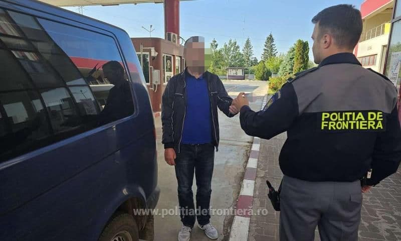 Bărbat descoperit la volan fără permis de conducere în timp ce trecea Punctul de Frontieră Stânca