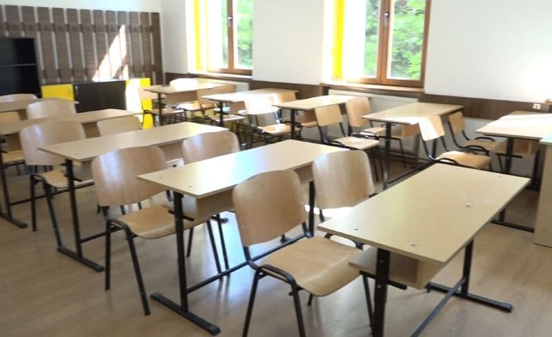 Săptămâna aceasta elevii vor merge la școală doar 3 zile. Începând de joi se intră în minivacanța de Sfântul Andrei și Ziua Națională