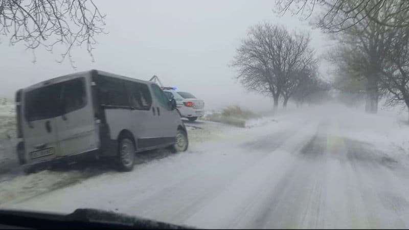 CNAIR: S-a deschis circulația pe toate sectoarele de drum național și autostrăzi afectate de vremea rea din ultimele zile