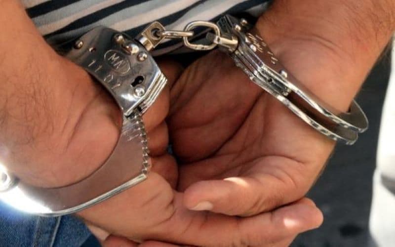 Botoșănean în vârstă de 22 de ani reținut de polițiști pentru proxenetism