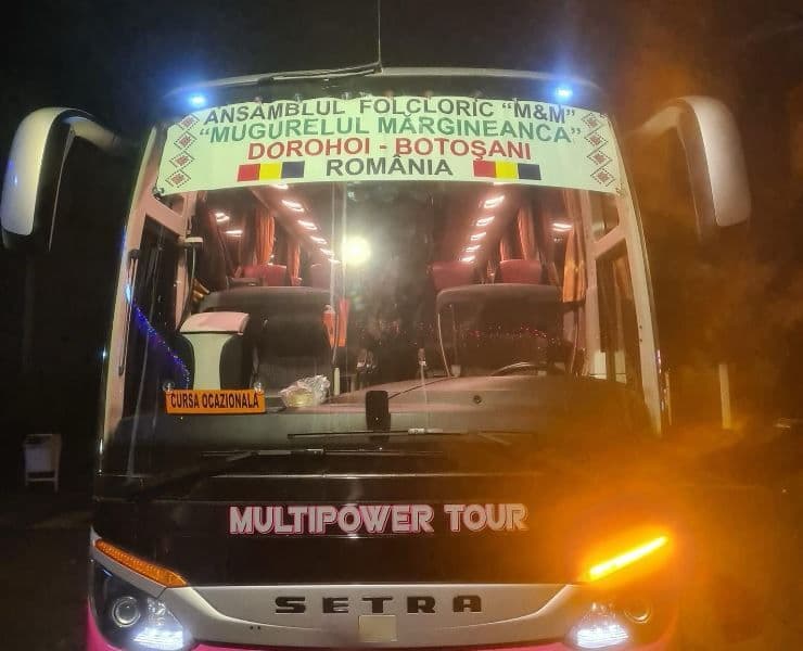 Ansamblul folcloric „Mugurelul-Mărgineanca” sărbătorește Ziua Națională alături de românii din Italia