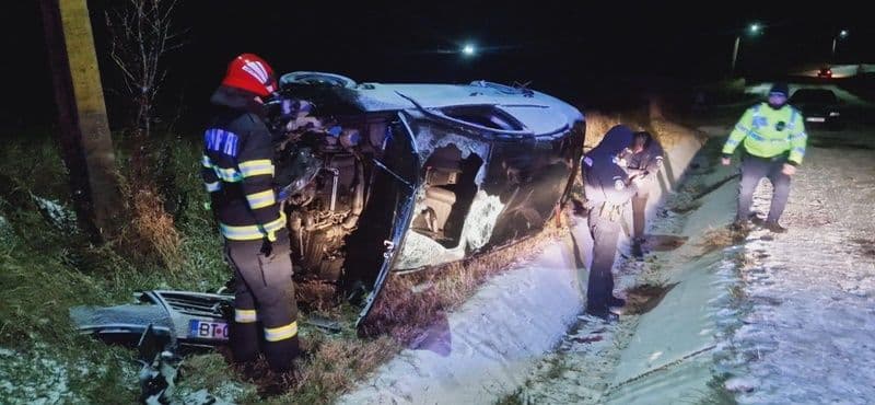 Zăpada căzută în județul Botoșani a făcut primele victime. Patru persoane au ajuns la spital în urma unui accident rutier - FOTO