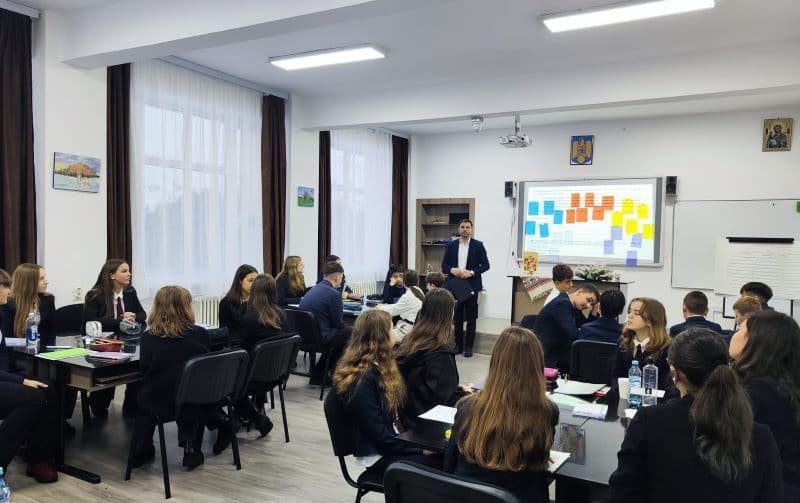 Activitate de cerc pedagogic al profesorilor de religie din zona Dorohoi - FOTO