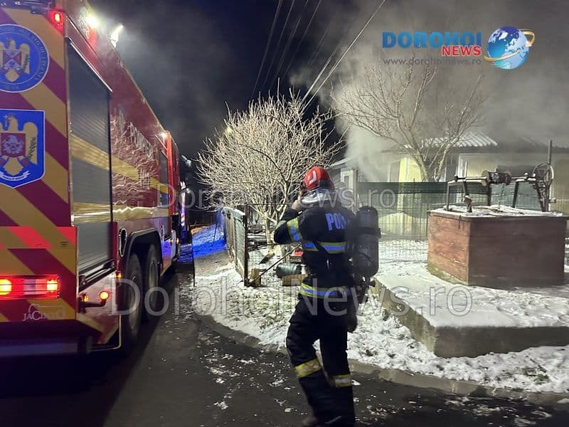 Tragedie la Dorohoi! Femeie găsită decedată în interiorul unei case cuprinse de flăcări - FOTO