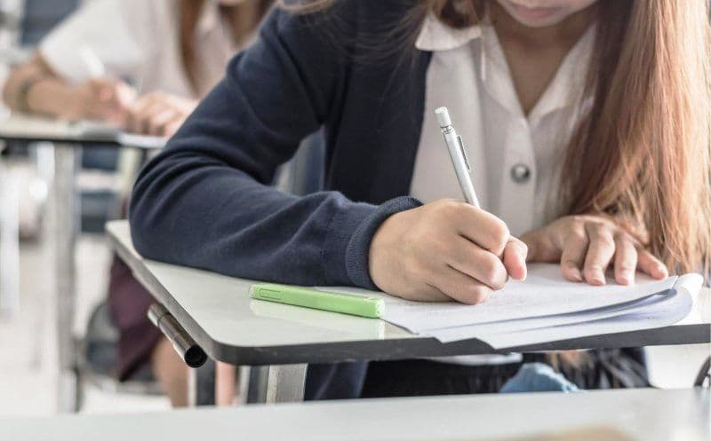 Când au loc simulările Evaluării Naţionale și simularea Bacalaureatului