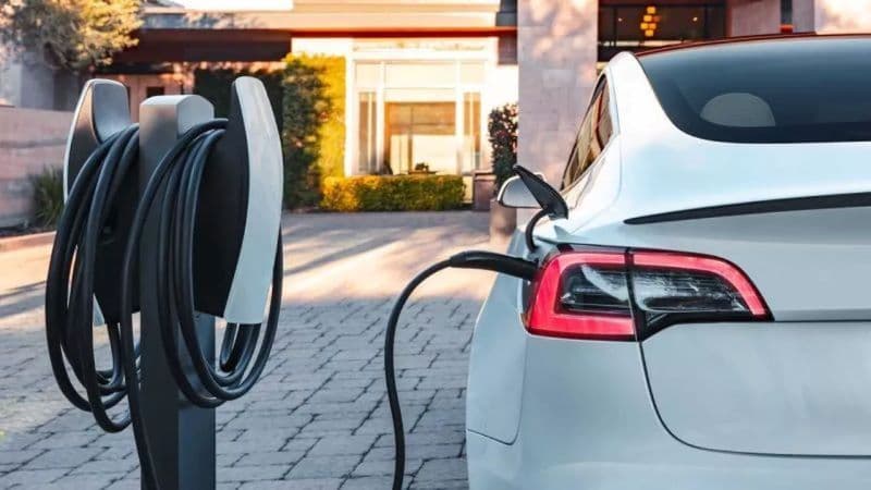 Tăiere drastică a subvențiilor pentru fotovoltaice, mașini electrice. Schimbări radicale în Programele Rabla, Rabla plus și Casa Verde
