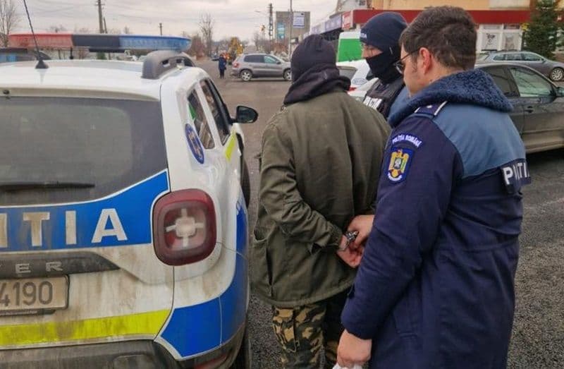 Percheziții la Flămânzi! Bărbat reținut de polițiști pentru cămătărie