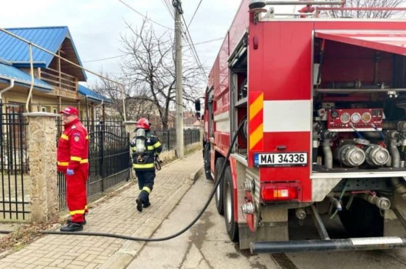 O gospodină care și-a lăsat mâncarea pe foc și a plecat de acasă și-a făcut bucătăria scrum